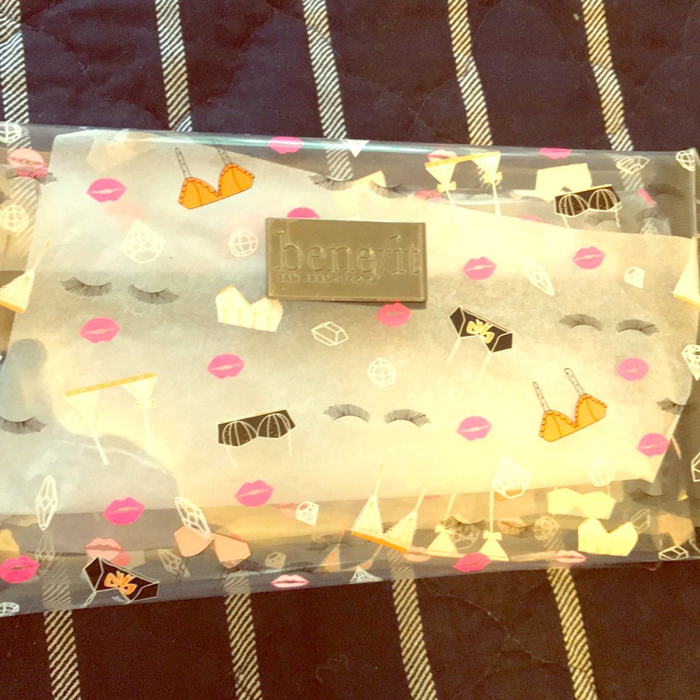 Benefit make up bag